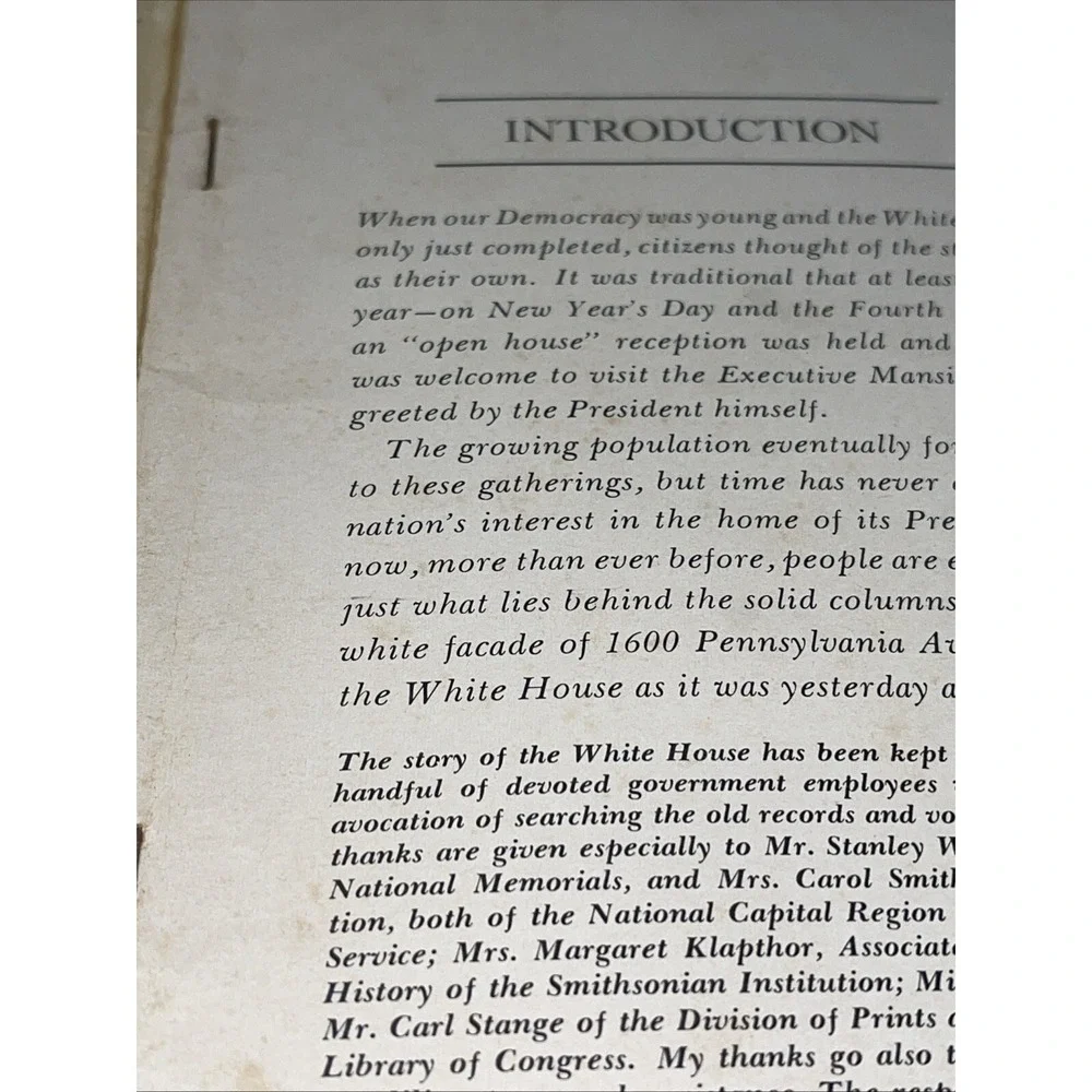 1962 Fawcett Edition The White House Today‎ and Yesterday Isabella Shelton